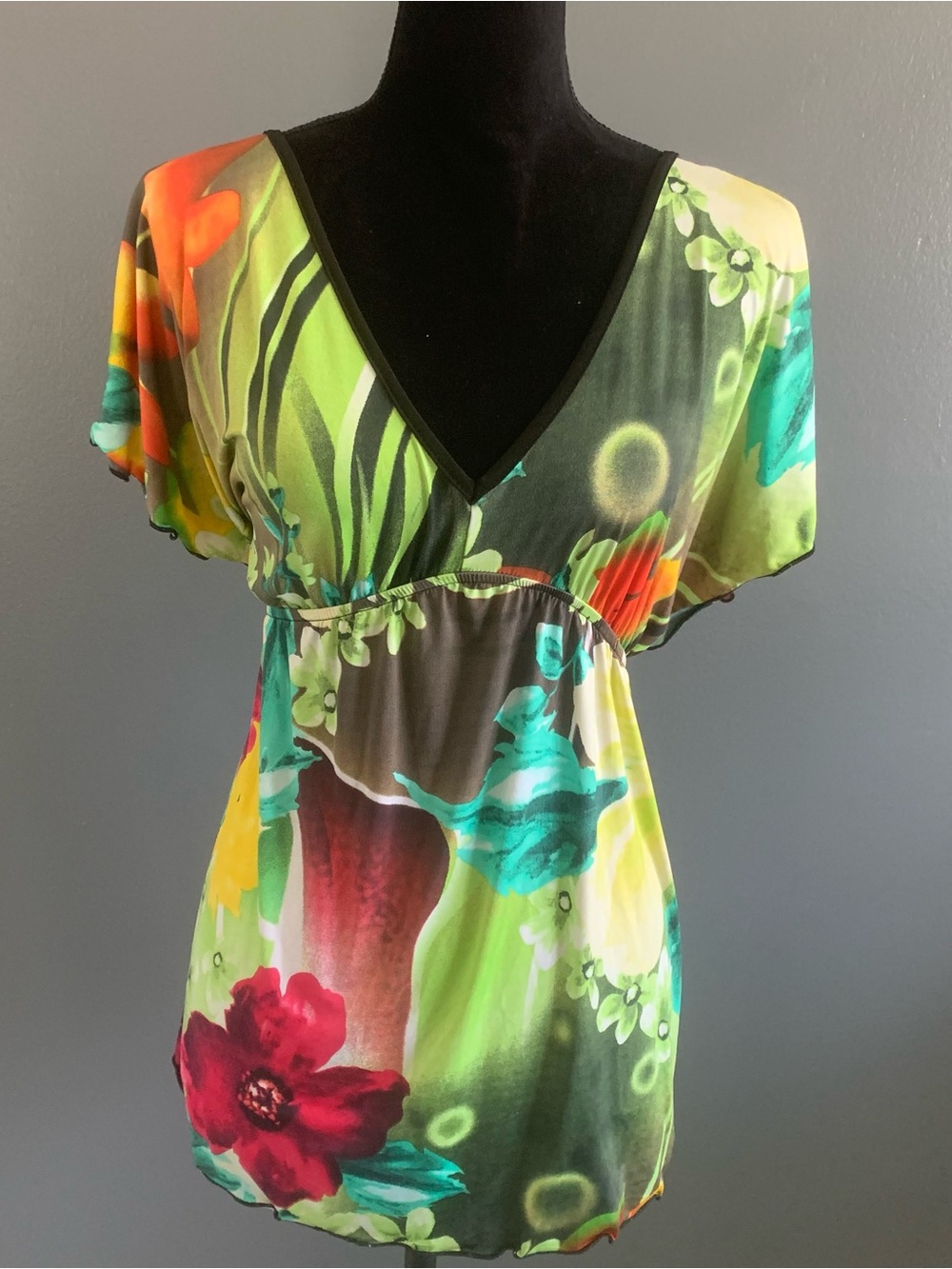 Women’s Floral V-Neck Blouse in Green Multi